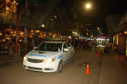 Los restaurantes, bares y discotecas de los balnearios de Santa Elena se dicen afectados con el nuevo toque de queda.
