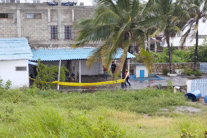 La casa donde se registró el asesinato de cuatro personas, en Punta Blanca, Santa Elena.
