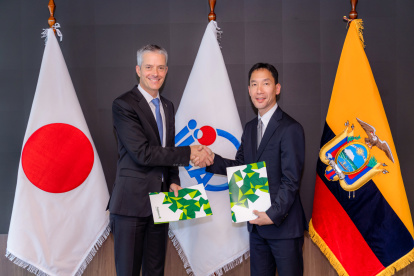 Rubén Eguiguren, Presidente Ejecutivo de Produbanco y Jin Wakabayashi, Deputy General Director de PSIF (Private Sector Investment Finance) de JICA