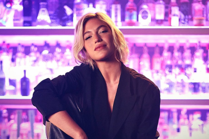 Hasta el momento, este es el segundo videoclip que protagoniza la argentina. El primero fue de Manuel Turizo.