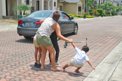 Peligro. Habitantes de urbanizaciones aseguran que hay conductores que exceden los límites internos de velocidad, creando riesgo de accidentes.