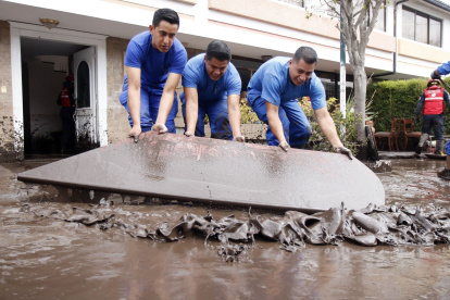Aseo. Este jueves se realizaron las tareas de limpieza de las casas.