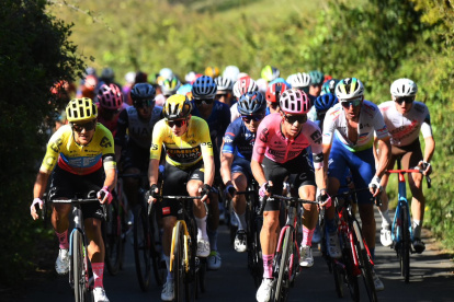 La Locomotora del Carchi (i) cedió posiciones en la clasificación de la carrera y ahora ocupa el lugar 36.