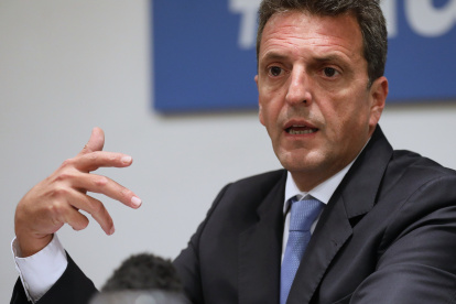 El ministro de Hacienda argentino, Sergio Massa, comunicó la medida.