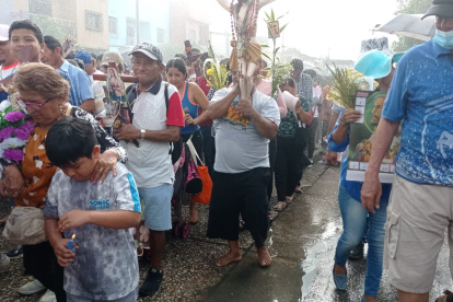 Los fieles esperan que en el país se pueda respirar paz