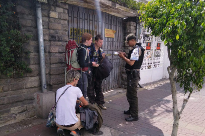 Riesgos. Turistas prefieren pedir información a la Policía Nacional por seguridad.