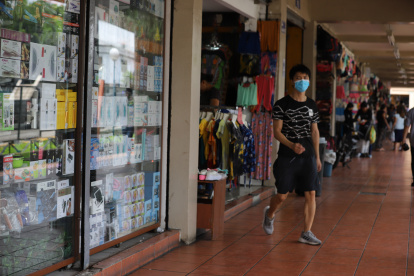 Actualización. Se ofrecen en las perchas del centro de Guayaquil más rubros tecnológicos como audífonos, parlantes, cables e incluso ventiladores portátiles.