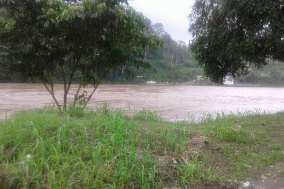 Los cuerpos de las jóvenes fueron recuperados del lodo en una finca, cerca al río