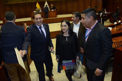 Interpelantes. La legisladora correísta de UNES Viviana Veloz es una de las solicitantes del juicio político al presidente de la República Guillermo Lasso.