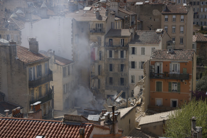 Marseille (France), 09/04/2023.- The site of an explosion leading to the collapse of at least one building in Marseille, France, 09 April 2023. Several people were injured, according to the police and the cause is still unknown. (Francia, Marsella) EFE/EPA/FRANCK PENNANT MAXPPP OUT, MANDATORY CREDIT PHOTOPQR/LA PROVENCE/FRANCK PENNANT