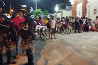 Las personas se encontraban asombradas por el asesinato en el un centro religioso.