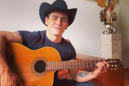 El joven de 27 años murió en la casa de su madre, situada en Ciudad de México.