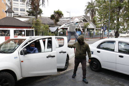 Los grupos delictivos operan en cuadrillas. Llegan a domicilios con conocimientos previos del entorno, para lograr sus objetivos en poco tiempo. (Recreación)