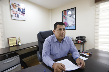 ENTREVISTA AL AB.JAVIER NARVAEZ, DE JUSTICIA Y VIGILANCIA, MUNICIPIO DE GUAYAQUIL, 11 DE ABRIL  DEL 2023- AMELIA ANDRADE Guayaquil-Ecuador Agencia (Ag-ecpreso)