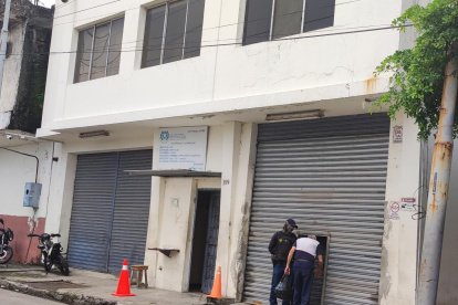 Fachada de la empresa camaronera que cerró sus puertas luego del siniestro ocurrido. No hubo declaraciones de sus representantes