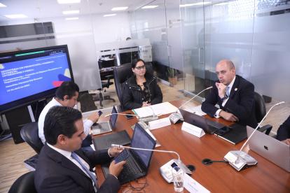 La asambleísta Mireya Pazmiño (c) es una de las convocadas.