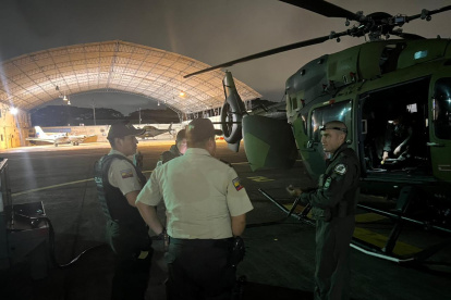 Personal del Ala de Combate N.º 21 Taura realiza las tareas de control desde el aire.
