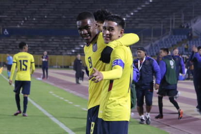 Kendry Páez (d) fue una de las figuras que tuvo Ecuador, en el triunfo ante Chile, en la segunda fecha del hexagonal del Sudamericano sub-17 de Chile.