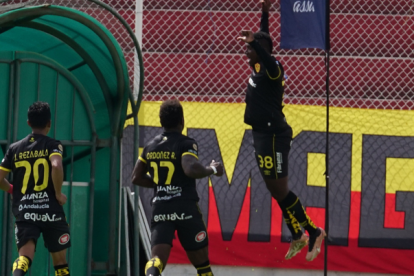 Toda la alegría de los auquita y su goleador Jhon Cifuente por los aires, volvieron a ganar, ahora Técnico Universitario se quedó sin puntos.