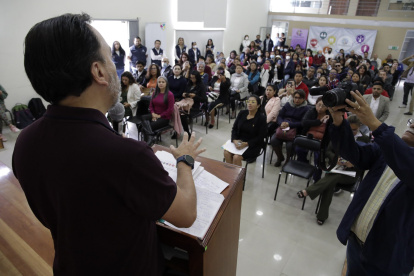 Muñoz se reunió con los representantes de varios colectivos que defienden diez temas de ciudad.