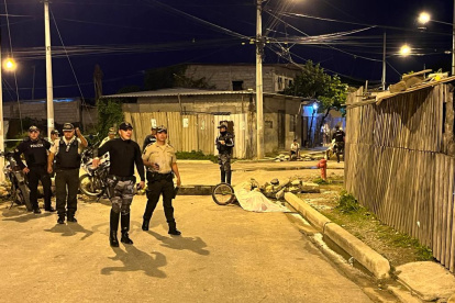 La Policía realizó el levantamiento de los cadáveres