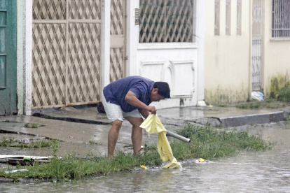 Vulnerabilidad. En algunos sectores de la ciudad el sistema de aguas lluvias y drenaje no es óptimo por lo que impide que el agua corra y con ello se inunde.