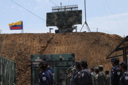 Artefacto. El aparato se instaló  en la cima del cerro manabita.
