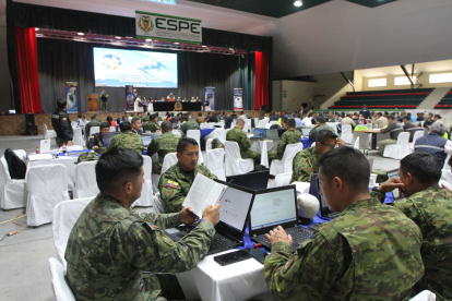Medidas. Varias entidades mantienen reuniones para establecer planes por la situación del volcán.
