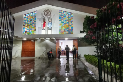 Un total de 45 policías se sumaron a la tarea de resguardar espacios públicos como las iglesias, en el distrito Portete.