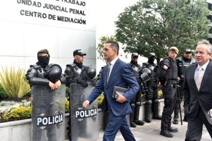Custodia. Policías custodiaron uno de los accesos al Complejo Judicial.