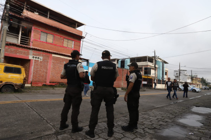 Policía en Samanes por atentado con artefacto explosivo