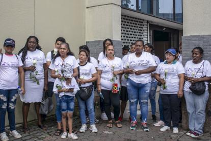 Familiares de las víctimas de las masacres carcelarias estuvieron en la presentación de la demanda.