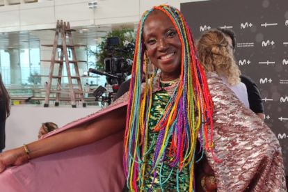 La cantante Lucrecia con un look diferente.