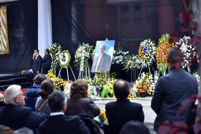 Funeral. Cientos de personas despidieron a Santiago Gangotena, fundador de la Universidad San Francisco de Quito.