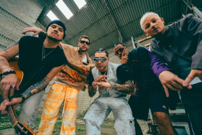 No solo los fans estaban esperando esta colaboración, sino los mismos artistas han declarado que "se la estaban soñando".