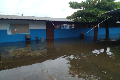 El interior de la escuela fiscal "Dr. Otto Arosemena Gómez", de la parroquia Junquillal, del cantón Salitre, este lunes 24 de abril de 2023.