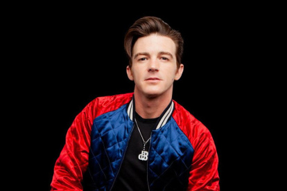 Drake Bell tiene 36 años.