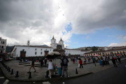 Iglesias. El Centro Histórico de Quito es uno de los más visitados, principalmente en feriado, porque goza de una buena reputación en la conservación de su arquitectura