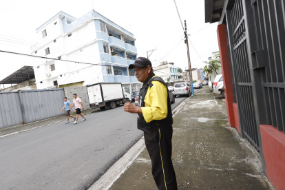 Algunos dueños de negocios han contratado guardias privados para ahuyentar a los hampones.