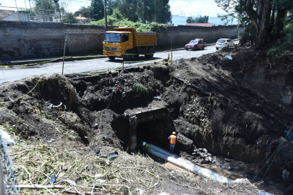 Puente. Este camino es uno de los límites entre Quito y Rumiñahui.