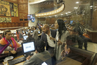 Situación. En la Asamblea Nacional, los diálogos entre las bancadas y legisladores también se intensifican.