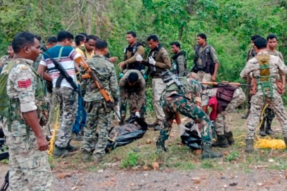 La policía investiga este rrieble atentado que deja once fallecidos