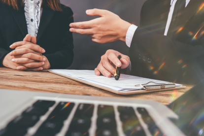 Diálogo.- El deudor puede acercarse a la entidad a solicitar un acuerdo para pagar.