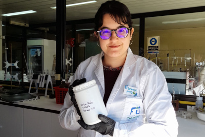 Florencia Jerez lidera el equipo que se encuentra probando la yerba mate,