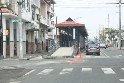 Paradas. La obra cuenta con 24 paradas ubicadas entre calles del Batallón del Suburbio y el centro de la ciudad, y que permanecen con seguridad privada.