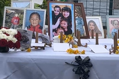 Con fotos de las víctimas, se recordó el primer mes desde que ocurrió la tragedia que sepultó más de 60 casas.