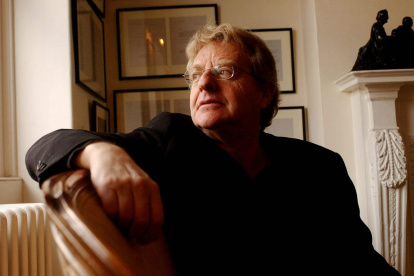 Jerry Springer desarrolló inicialmente una carrera en la política. Luego de un escándalo, se volcó a la televisión.