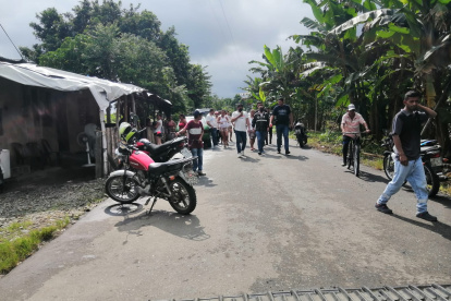 En uno de los sacos se veía la parte inferior de una pierna.