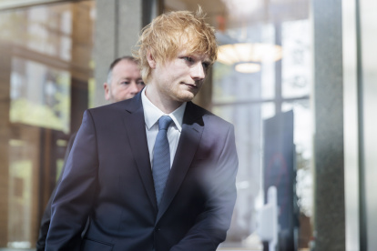 Ed Sheeran llegando a la Corte de Nueva York para responder a la acusación de Thowsend.
