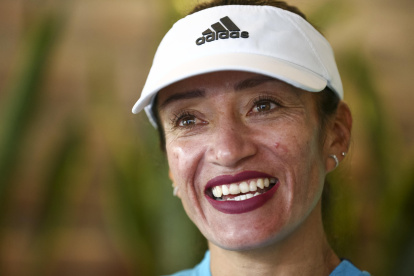 La maratonista ecuatoriana Rosalba Chacha fue registrada este jueves, 27 de abril, durante una entrevista con EFE, en Quito (Ecuador).